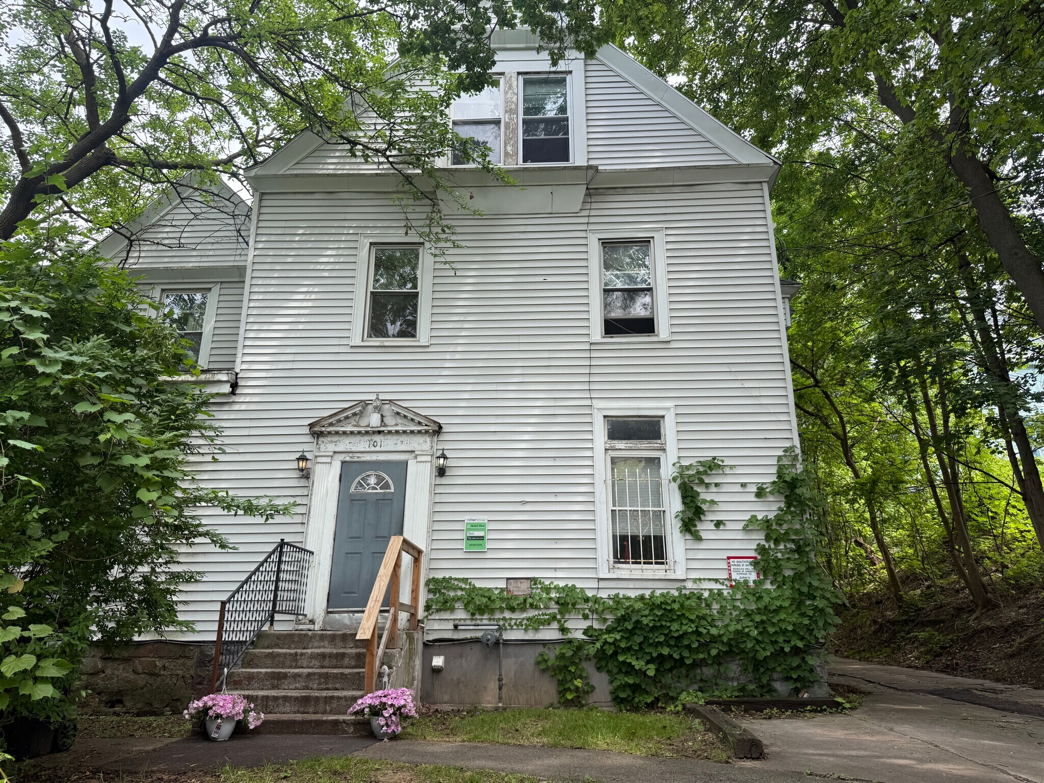 101 Comstock Ave, Syracuse, NY à vendre Photo de l’immeuble– Image 1 sur 38