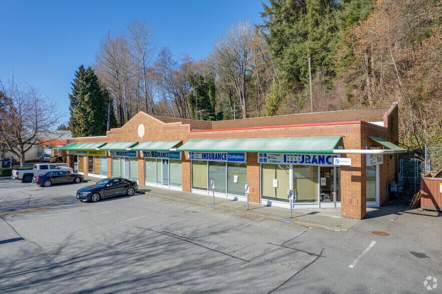 1196 Marine Dr, North Vancouver District, BC à louer - Photo de l’immeuble – Image 3 sur 3