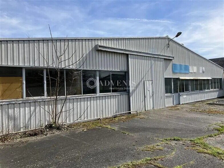 Industriel/Logistique dans Bourges à vendre - Photo de l’immeuble – Image 2 sur 7
