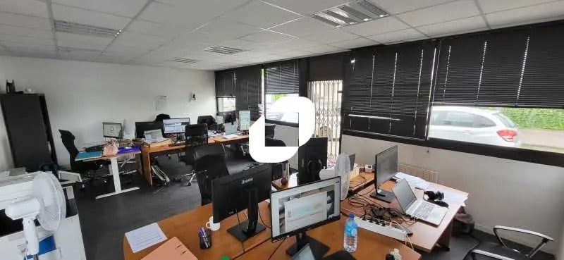 Bureau dans Talence à louer - Photo de l’immeuble – Image 3 sur 6