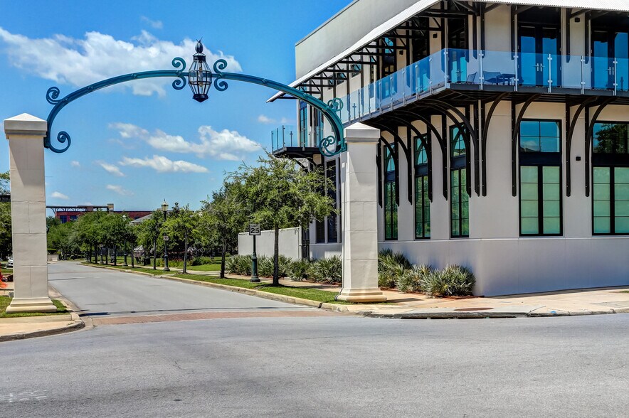 45 S 9th Ave, Pensacola, FL à vendre - Photo de l’immeuble – Image 2 sur 25