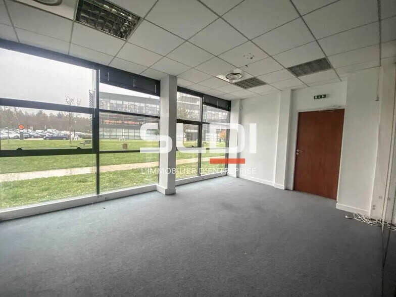 Bureau dans Saint-Priest à louer - Photo intérieure – Image 2 sur 6