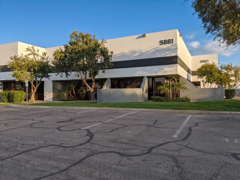 5865 S Kyrene Rd, Tempe, AZ à louer - Photo de l’immeuble – Image 2 sur 10