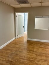 12955 Biscayne Blvd, North Miami, FL à louer Photo intérieure– Image 2 sur 5