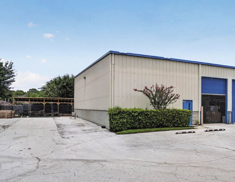 890 Carter Rd, Winter Garden, FL à louer - Photo de l’immeuble – Image 2 sur 6