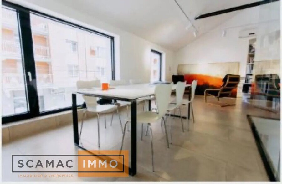 Bureau dans Le Muy à louer - Photo de l’immeuble – Image 3 sur 4