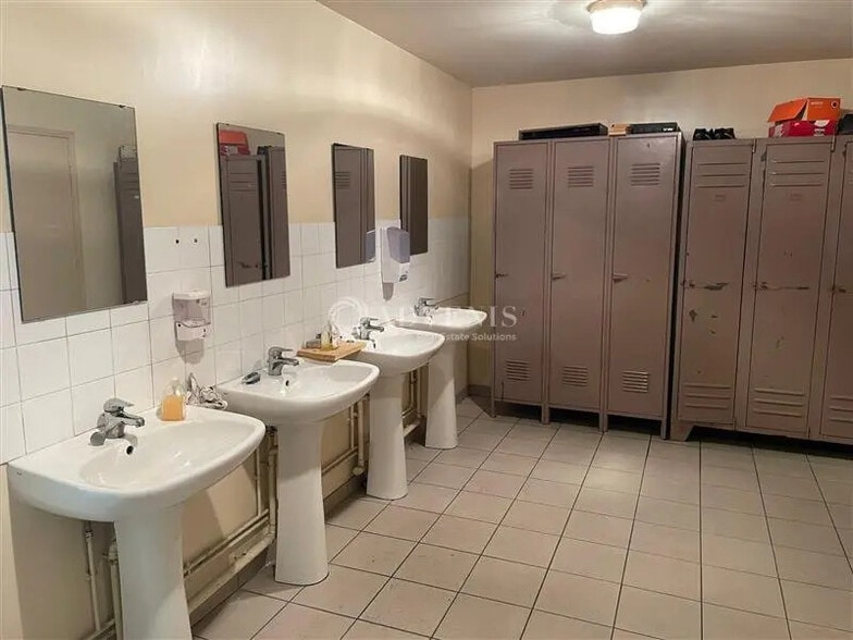 Local d’activités dans Bourges à louer - Photo intérieure – Image 2 sur 6