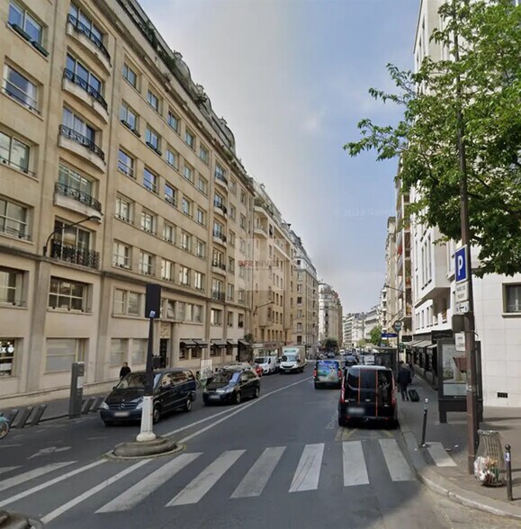 Local commercial dans Paris à louer - Photo de l’immeuble – Image 2 sur 5