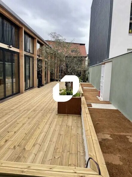 Bureau dans Montreuil à louer - Photo de l’immeuble – Image 3 sur 9