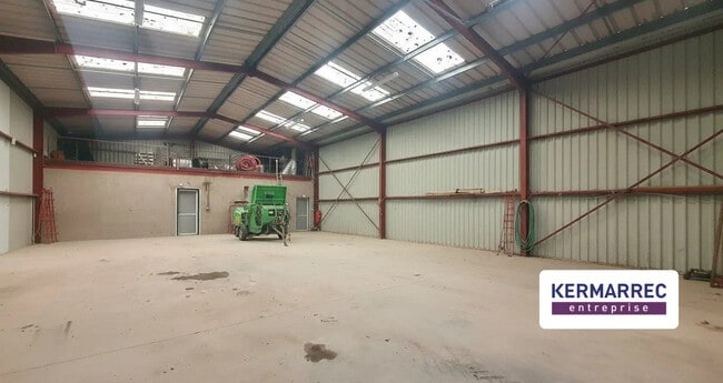 Plus de détails pour Local d'activités à louer