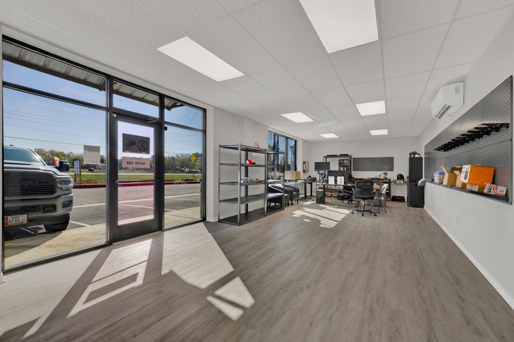 3556 FM 78, McQueeney, TX à louer Photo intérieure– Image 1 sur 14