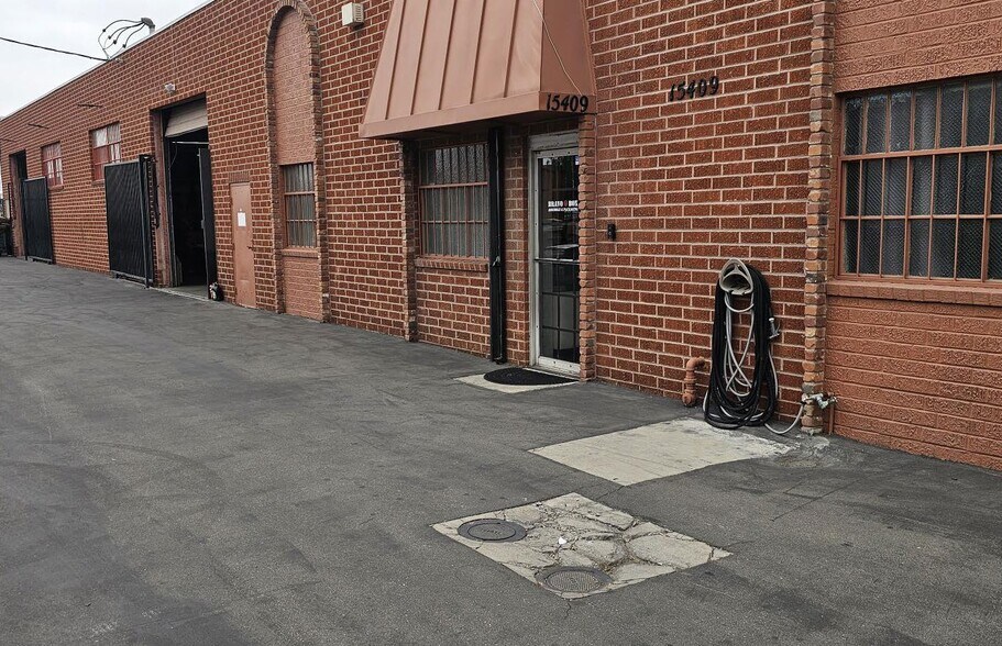 15409 S Broadway, Gardena, CA à louer - Photo de l’immeuble – Image 3 sur 15