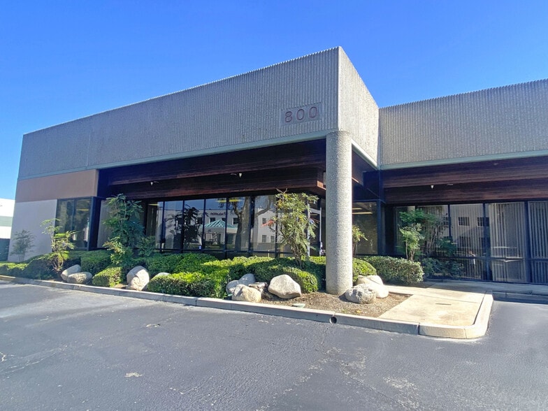 800 Columbia St, Brea, CA à vendre - Photo de l’immeuble – Image 1 sur 4