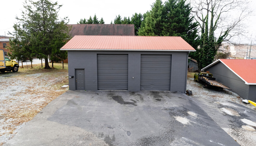 223 N Lamar St, Roxboro, NC à louer - Photo de l’immeuble – Image 2 sur 7