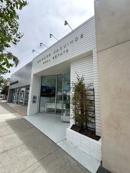 3429 E Coast Hwy, Corona del Mar, CA à louer - Photo de l’immeuble – Image 2 sur 7