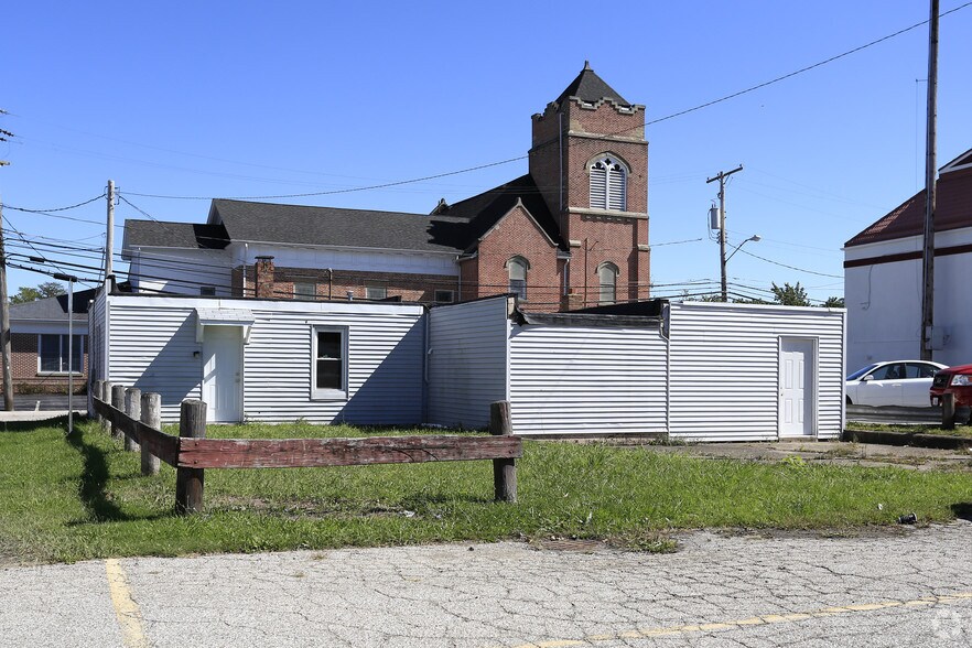 29 Wall St, Jefferson, OH à vendre - Photo de l’immeuble – Image 3 sur 4