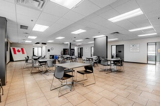 999 Boundary Rd, Oshawa, ON à vendre Photo intérieure– Image 2 sur 5