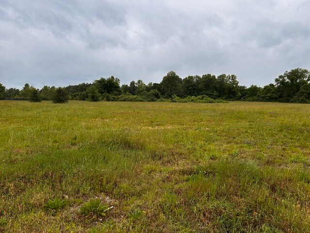 563 E Brooks Rd, Memphis, TN à vendre - Photo de l’immeuble – Image 2 sur 3