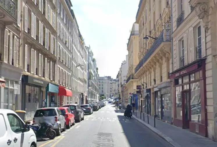 Local commercial dans Paris à louer Aérien– Image 1 sur 3