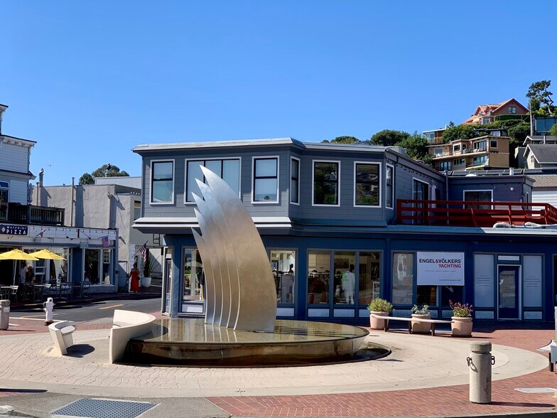 14 Main St, Tiburon, CA à louer - Photo de l’immeuble – Image 2 sur 5