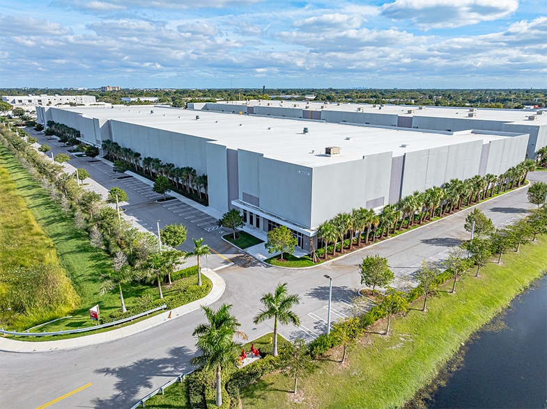 12000 NW 39 St, Coral Springs, FL à louer - Photo de l’immeuble – Image 2 sur 53