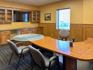 Plus de détails pour 1360 E County Road E E, Vadnais Heights, MN - Industriel/Logistique à louer