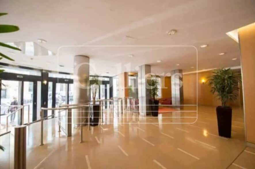 137 Rue De L'Universite, Paris à louer - Photo de l’immeuble – Image 3 sur 12