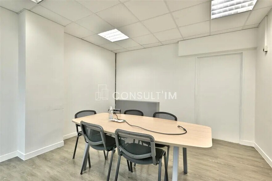 Bureau dans Saint-Cloud à vendre - Photo de l’immeuble – Image 2 sur 6