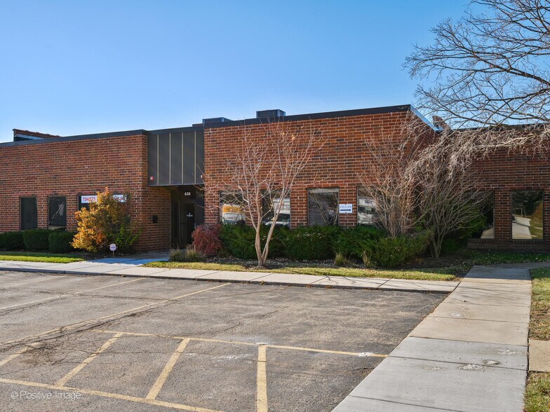 610-642 Anthony Trl, Northbrook, IL à vendre - Photo de l’immeuble – Image 3 sur 29