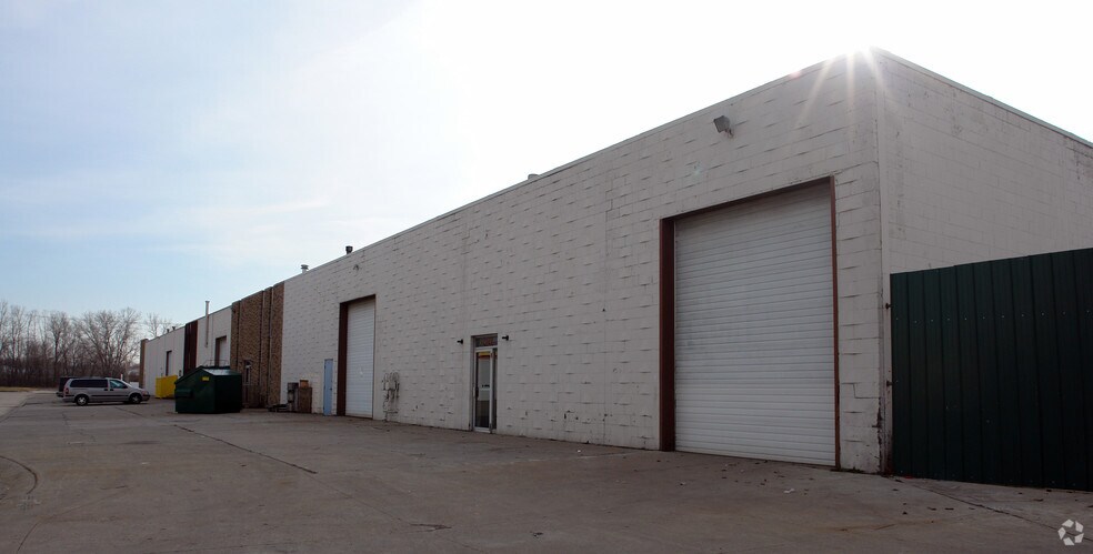34335-34341 Groesbeck Hwy, Clinton Township, MI à vendre - Photo de l’immeuble – Image 2 sur 2