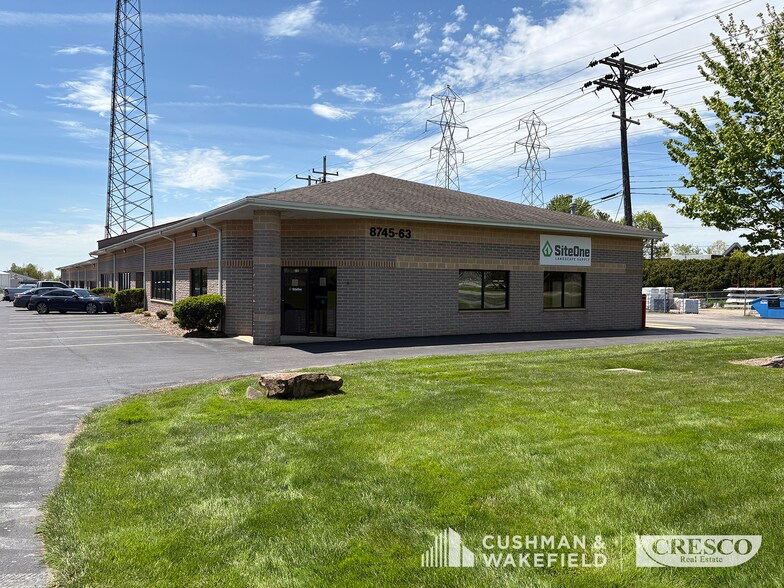 8745-8763 Mayfield Rd, Chesterland, OH à louer - Photo de l’immeuble – Image 1 sur 8