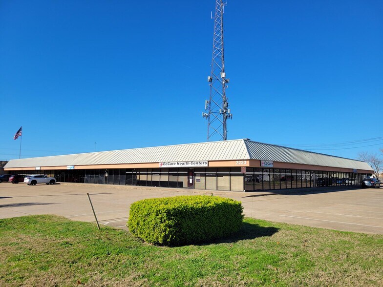 2233 E Grauwyler Rd, Irving, TX à louer - Photo de l’immeuble – Image 1 sur 5