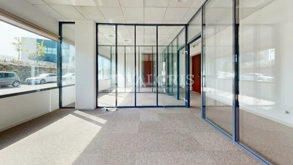 Bureau dans Champagne-au-Mont-d'Or à vendre - Photo intérieure – Image 1 sur 17