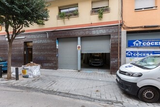 Local commercial dans Sant Joan Despí, Barcelona à louer Photo intérieure– Image 1 sur 15