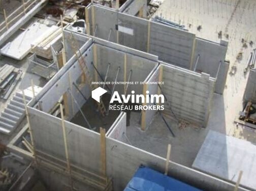 Local d'activités dans Montauroux à vendre - Photo de la construction – Image 1 sur 3