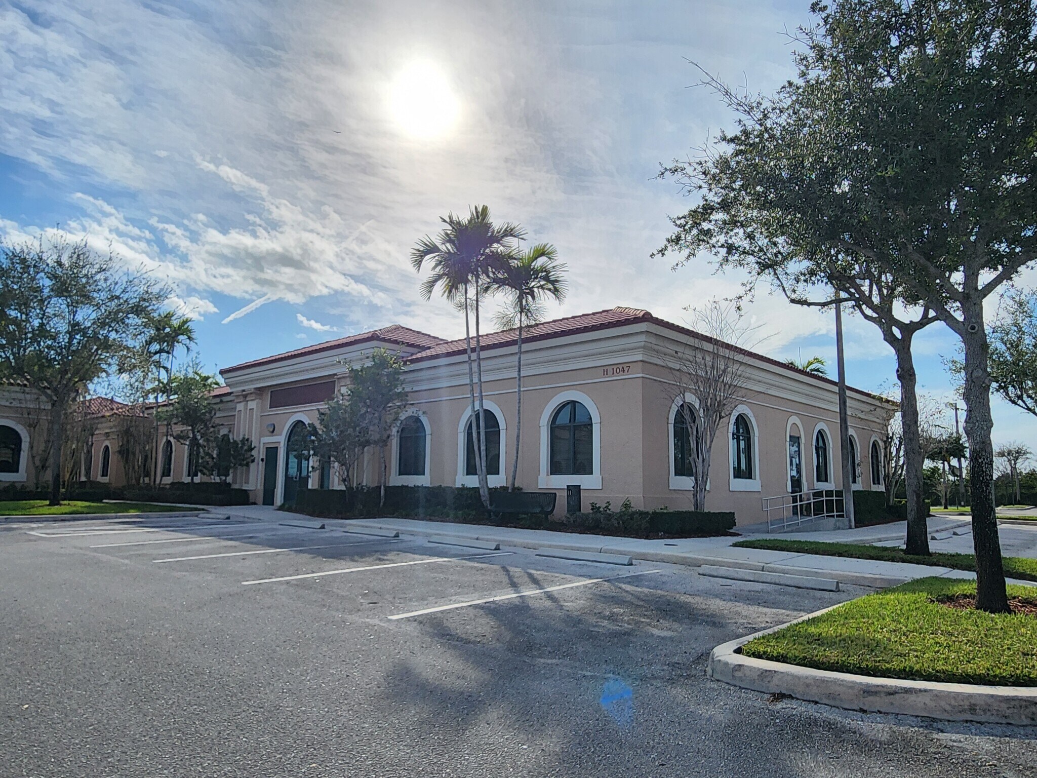 1047 S State Road 7, Wellington, FL à louer Photo de l’immeuble– Image 1 sur 4