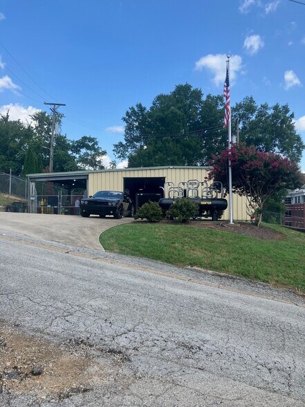 301 Frazier Ave, Chattanooga, TN à vendre - Photo de l’immeuble – Image 3 sur 8