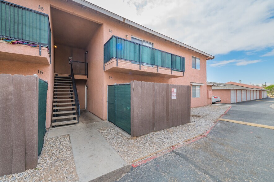 16518 Avalon Ave, Victorville, CA à vendre - Photo de l’immeuble – Image 3 sur 24