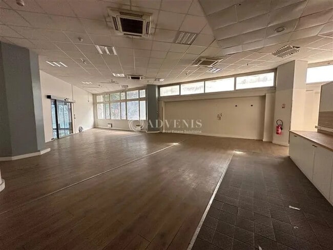 Plus de détails pour Local commercial à louer