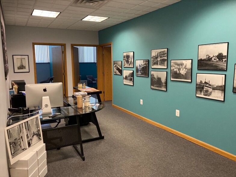 988 S Adams Rd, Birmingham, MI à louer - Photo intérieure – Image 3 sur 6
