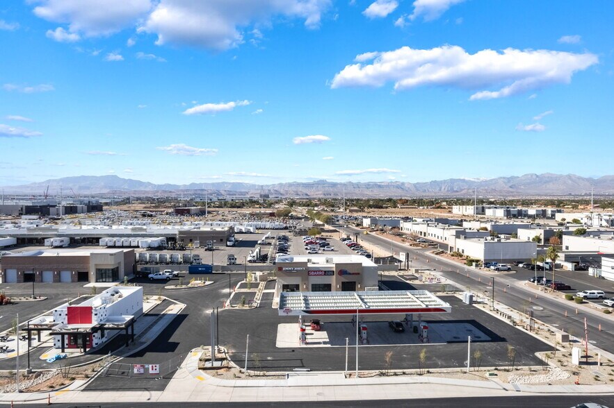 6435 S Decatur Blvd, Las Vegas, NV à louer - Photo de l’immeuble – Image 3 sur 7