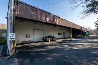 200 N Route 303, West Nyack, NY à louer Photo de l’immeuble– Image 2 sur 9