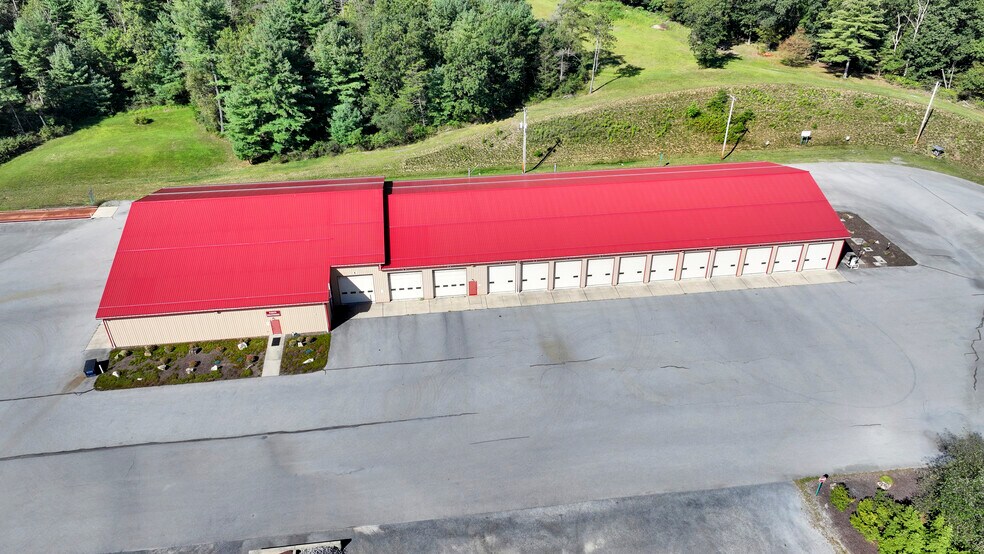 1942 Pappys Ln, Orwigsburg, PA à vendre - Aérien – Image 2 sur 44