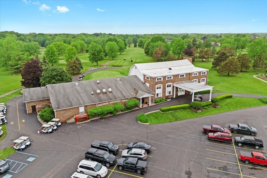9512 E Lippincott Blvd, Davison, MI à vendre - Photo de l’immeuble – Image 3 sur 85