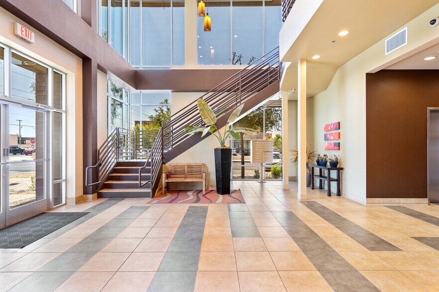 1930 W Pinnacle Peak Rd, Phoenix, AZ à louer - Photo intérieure – Image 3 sur 13