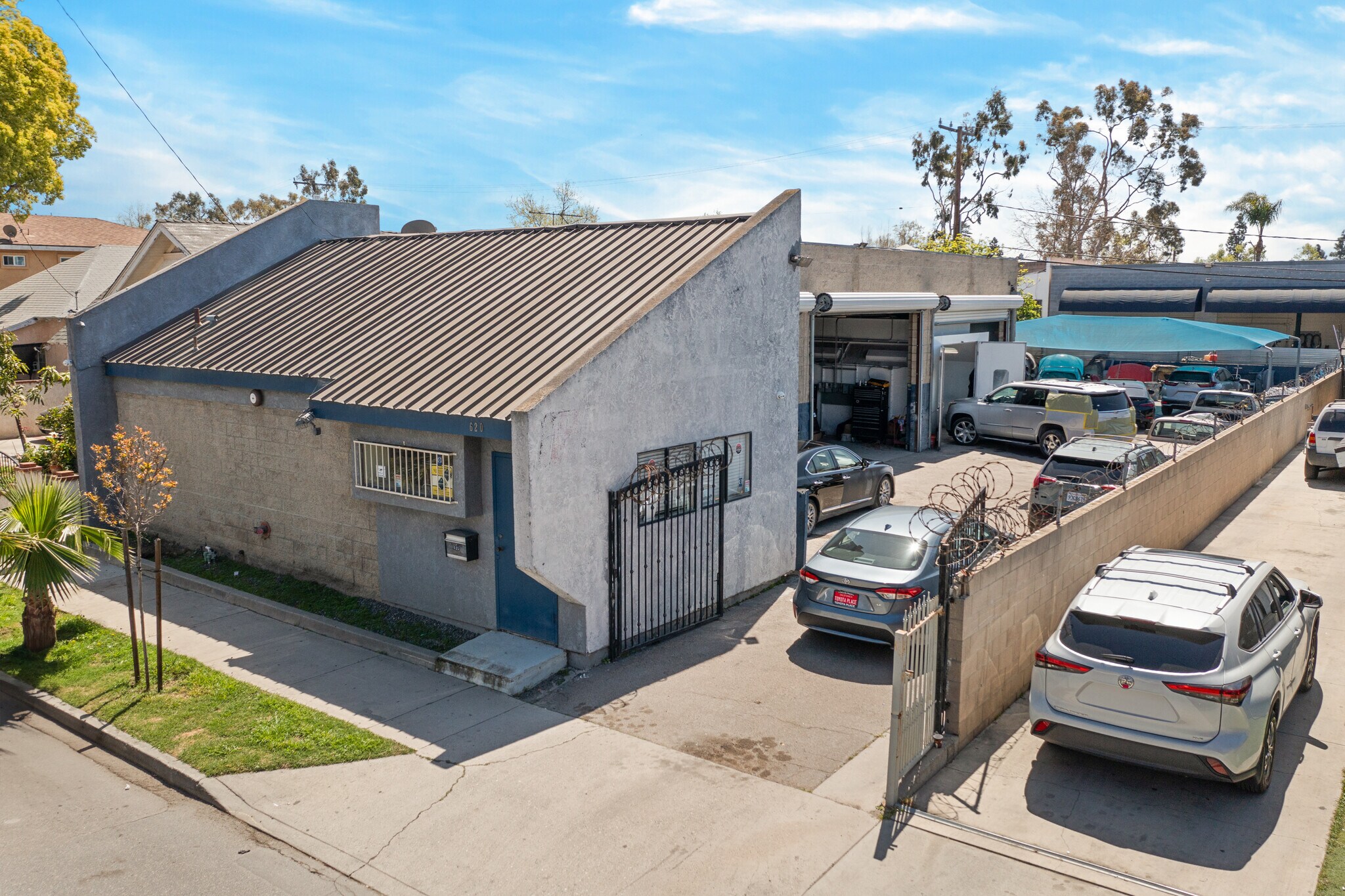 620 E 2nd St, Santa Ana, CA à vendre Photo de l’immeuble– Image 1 sur 23