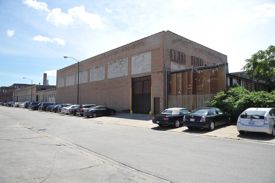 2135 W Carroll Ave, Chicago, IL à vendre - Photo principale – Image 1 sur 5