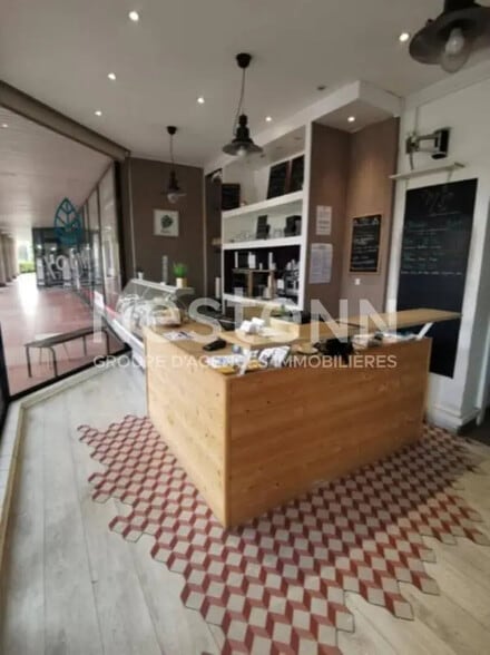 Local commercial dans Vannes à vendre - Photo de l’immeuble – Image 2 sur 2