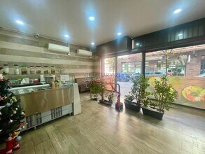 Local commercial dans Cornellà de Llobregat, Barcelona à louer Photo intérieure– Image 1 sur 14