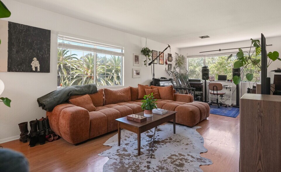 2142 Baxter St, Los Angeles, CA à vendre - Photo intérieure – Image 3 sur 25